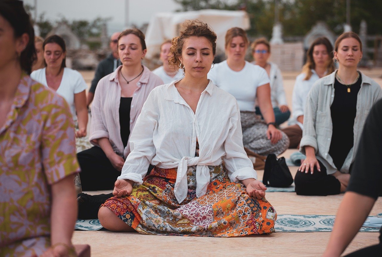 women meditating